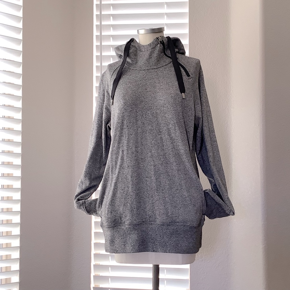 The Nort Face hoodie for women's